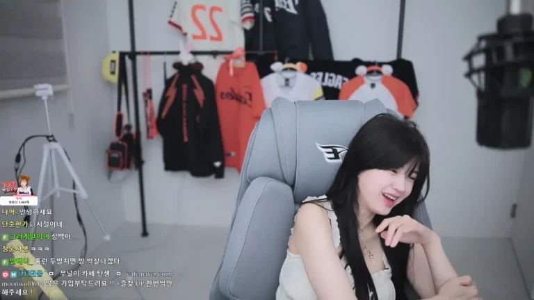月亮moonwol0614 2025-06-02 21-29-40 002 缩略图