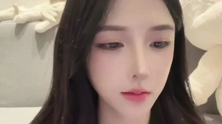 慢万拍小姐in 重生之我是女主播 缩略图