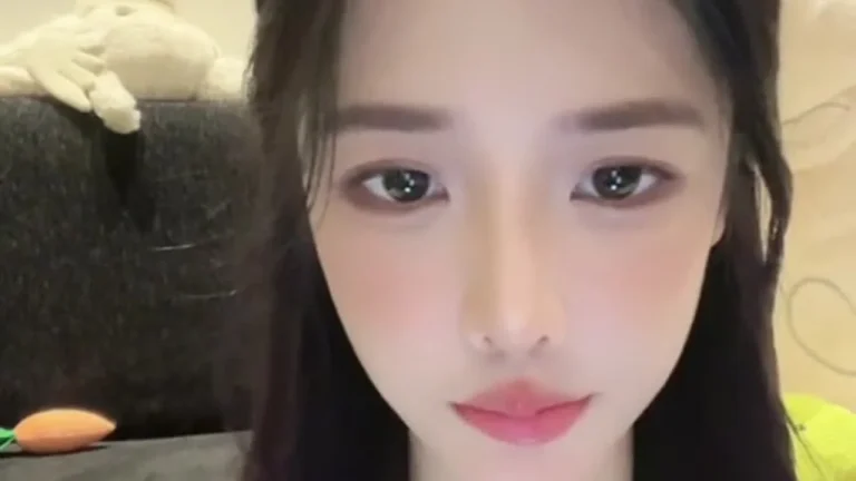 慢万拍小姐in 2025-05-07 21-43-24 缩略图