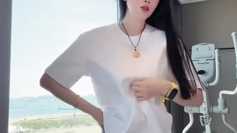 空姐秋雅 2025-06-23 15-21-54 缩略图