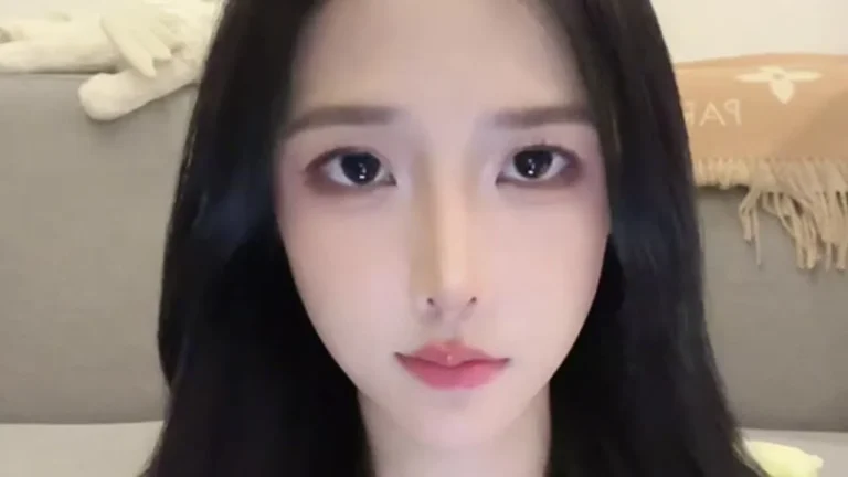 慢万拍小姐in 重生之我是女主播 缩略图