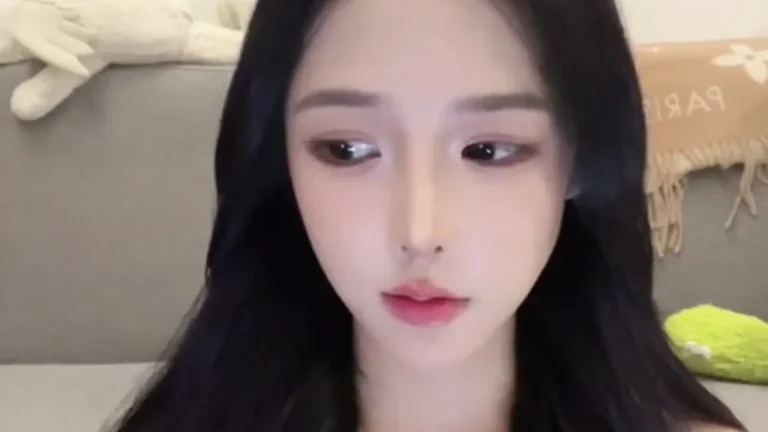 慢万拍小姐in 重生之我是女主播 缩略图