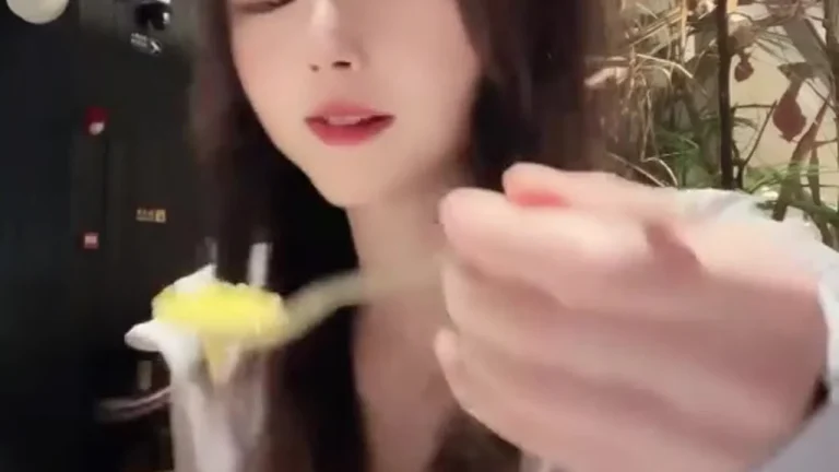 冰冰 2025-05-16 19-35-20 缩略图