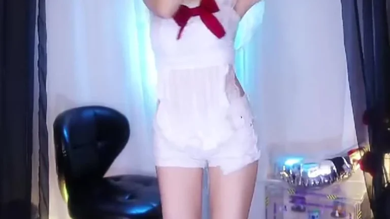 咬一口小蛋糕 2025-06-08 16-17-20 缩略图