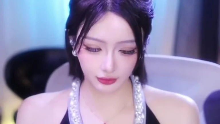 咬一口小蛋糕 2025-07-03 20-14-43 缩略图