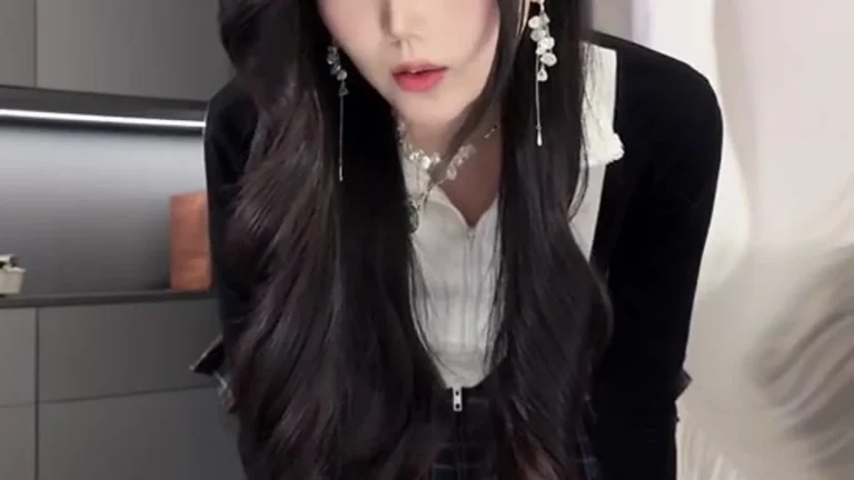 舟茶茶 抖音热门美女主播 缩略图