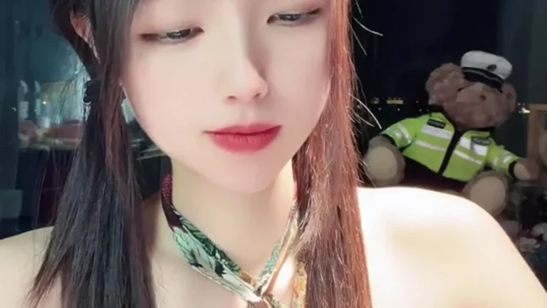 冰冰 2025-04-30 21-27-06 缩略图