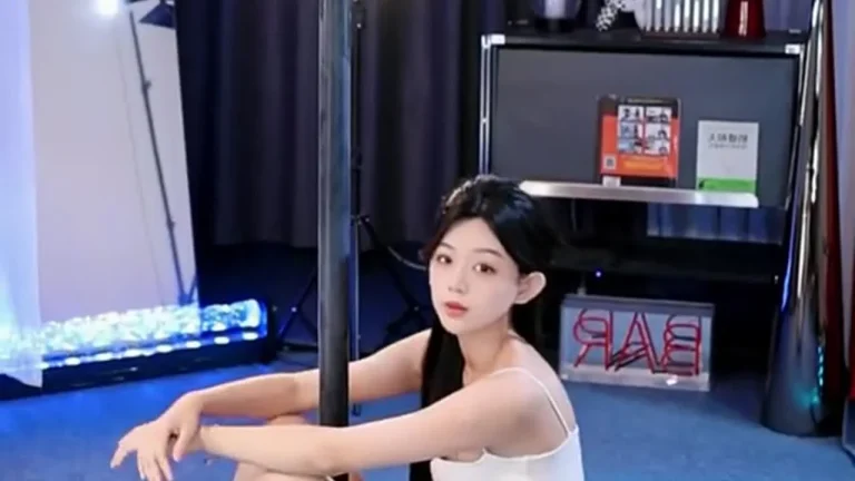 安安酱 2025-05-03 00-40-01 缩略图