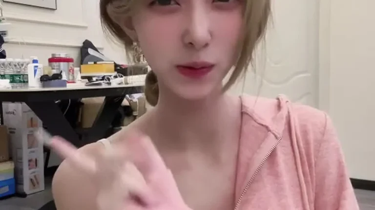巧克力妈妈 2025-06-25 23-25-22 缩略图