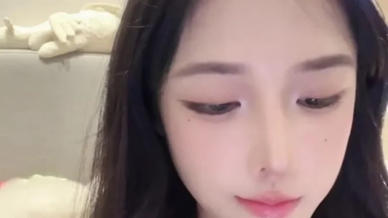 慢万拍小姐in 重生之我是女主播 缩略图