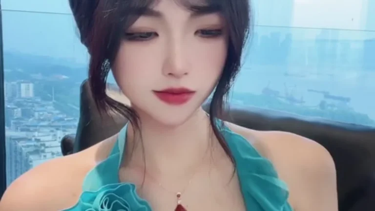 冰冰 2025-05-24 05-43-40 缩略图