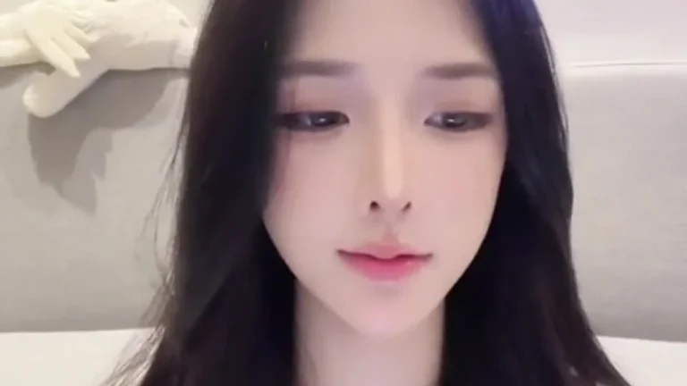 慢万拍小姐in 重生之我是女主播 缩略图