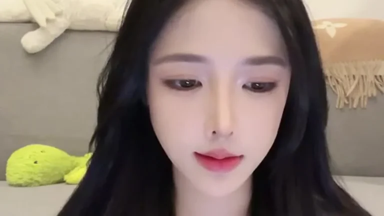 慢万拍小姐in 重生之我是女主播 缩略图