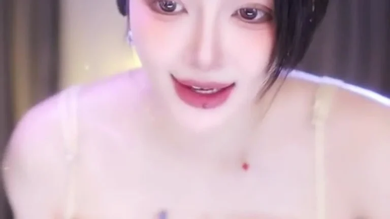 咬一口小蛋糕 2025-07-18 21-28-07 缩略图