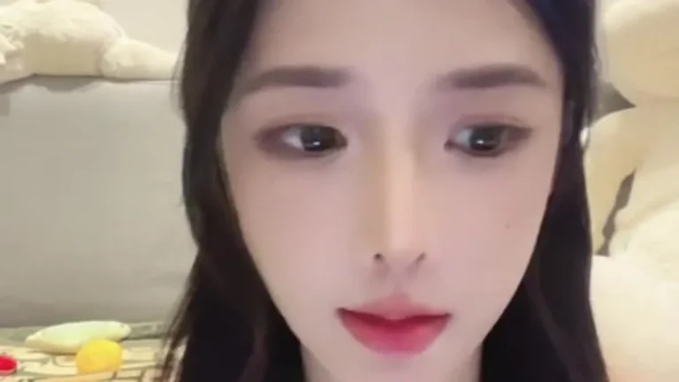 慢万拍小姐in 重生之我是女主播 缩略图