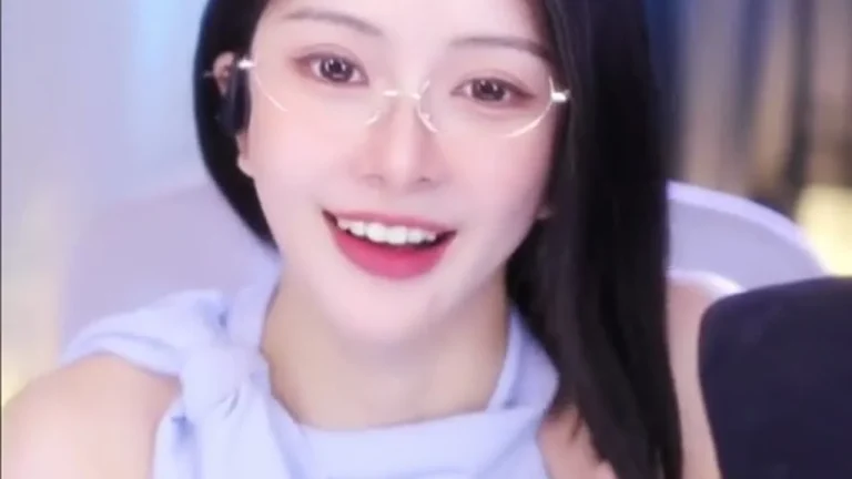 咬一口小蛋糕 2025-05-02 22-29-50 缩略图