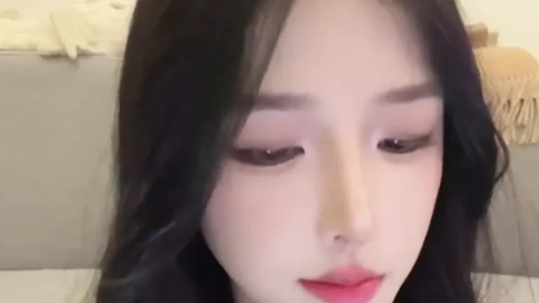 慢万拍小姐in 重生之我是女主播 缩略图
