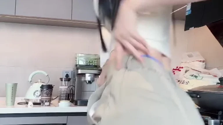 空姐秋雅 2025-06-20 09-44-42 缩略图
