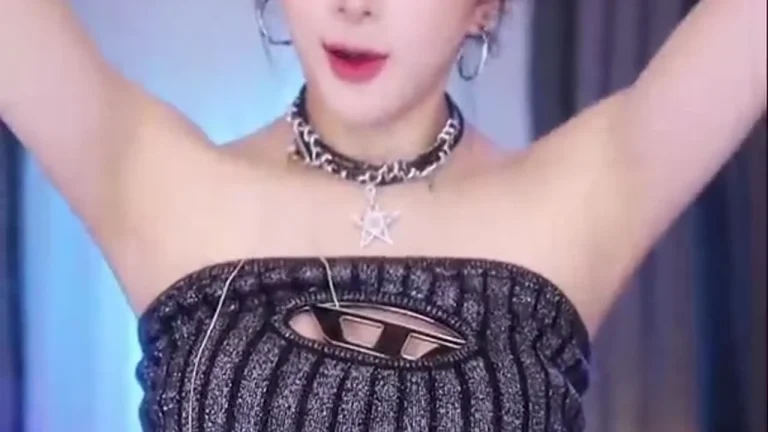 咬一口小蛋糕 2025-05-10 21-01-01 缩略图