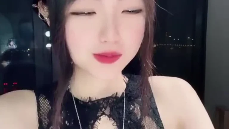 冰冰 2025-06-17 21-28-37 缩略图