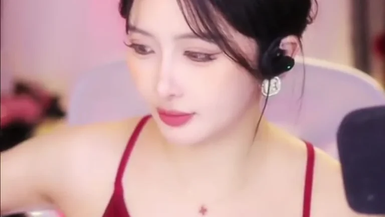 咬一口小蛋糕 2025-05-08 21-41-14 缩略图