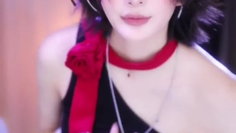 咬一口小蛋糕 2025-06-27 17-54-52 缩略图