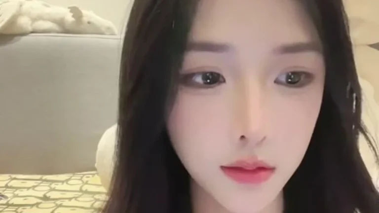 慢万拍小姐in 2025-04-29 21-42-21 缩略图